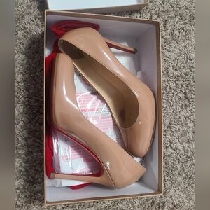 🟥 Chirstan Louboutin 38 🟥